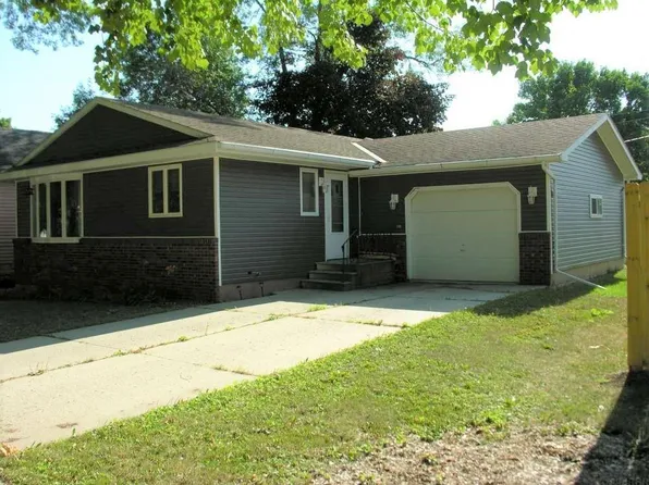 308 S School St, Saint Ansgar, IA 50472