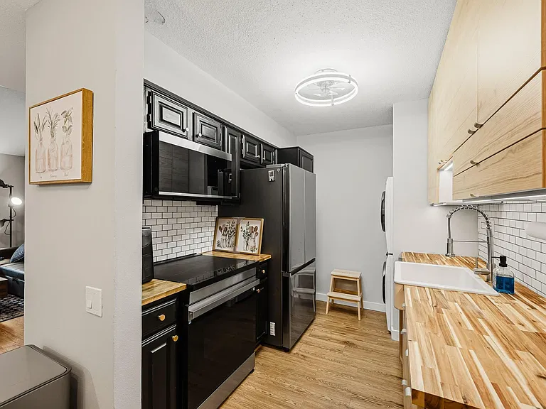1860 White Oak Dr #242 — Photo 9