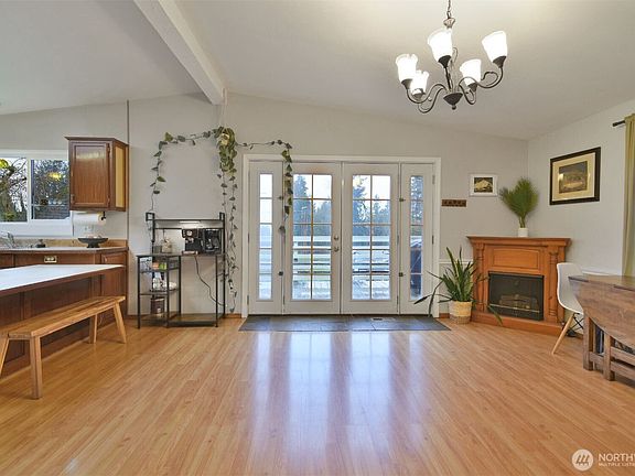 5th image of 12611 NE 197th Street