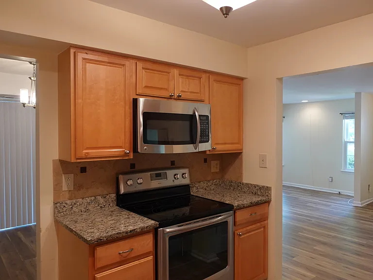 3001 N Dale Ct — Photo 8