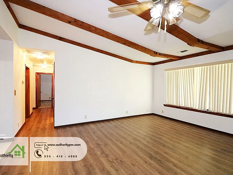 1744 Kildare Dr — Photo 11