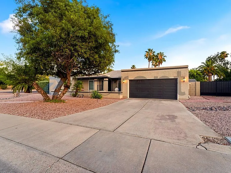 7551 E North Ln — Photo 3
