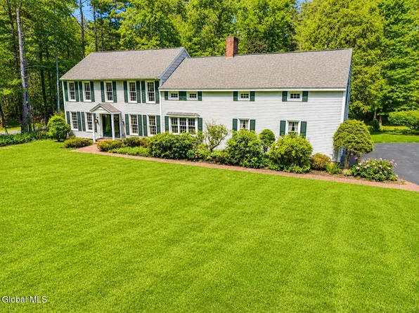 20 Lantern Hill Road, Queensbury, NY 12804