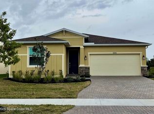 696 Veridian Cir NW, Palm Bay, FL 32907