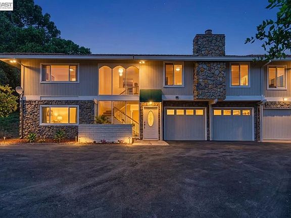 2nd image of 536 Golf Club Rd