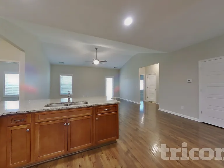 812 Ellyson Dr — Photo 6