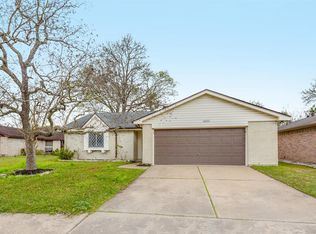14222 Towne Way Dr, Sugar Land, TX 77498