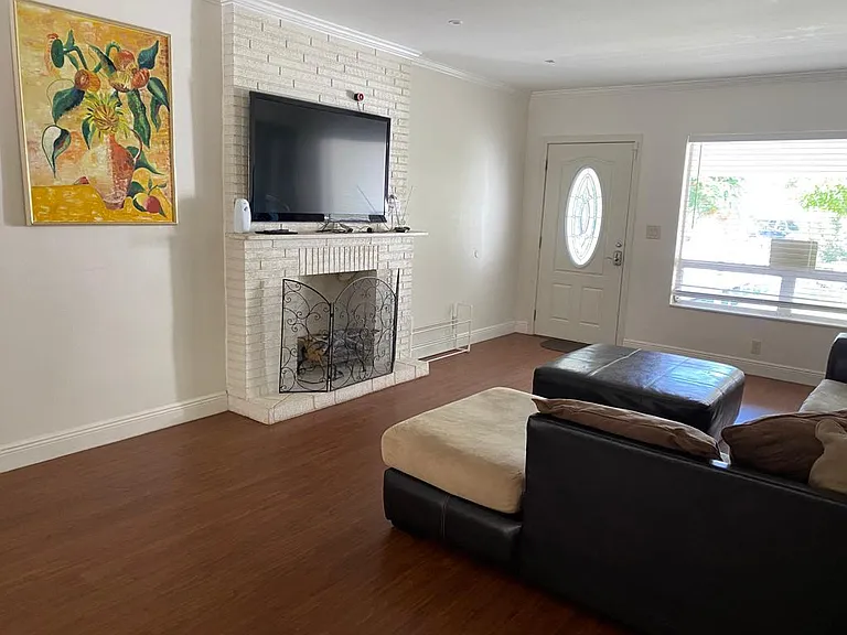 2418 Van Buren St — Photo 5