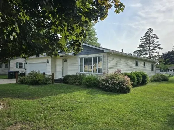 111 School Ct, Shawano, WI 54166