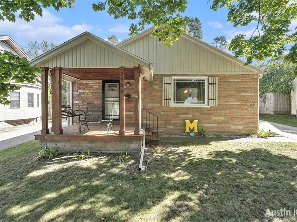 2906 Botsford Pl NE, Grand Rapids, MI 49505