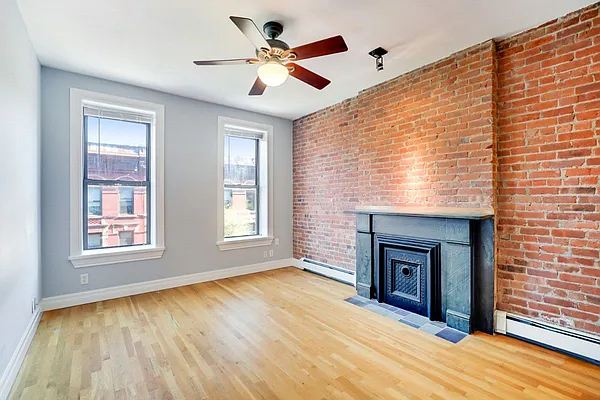 Rented by Level Group | media 27