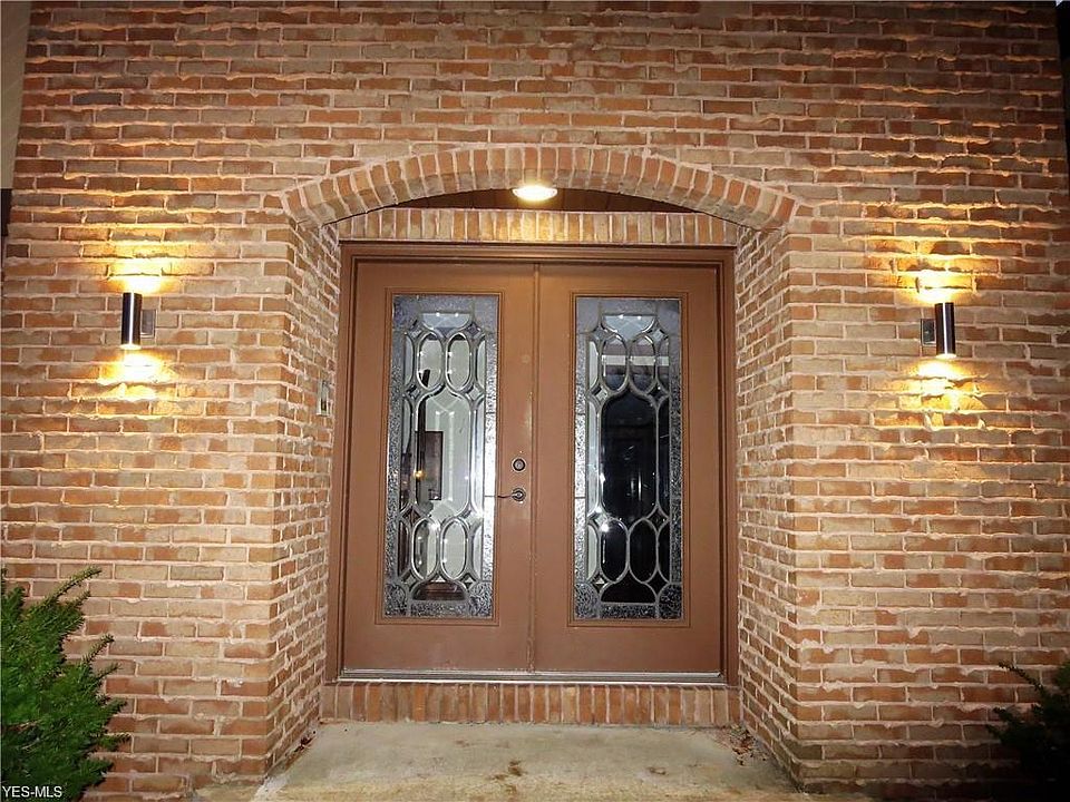 2nd image of 17827 Saratoga Trl