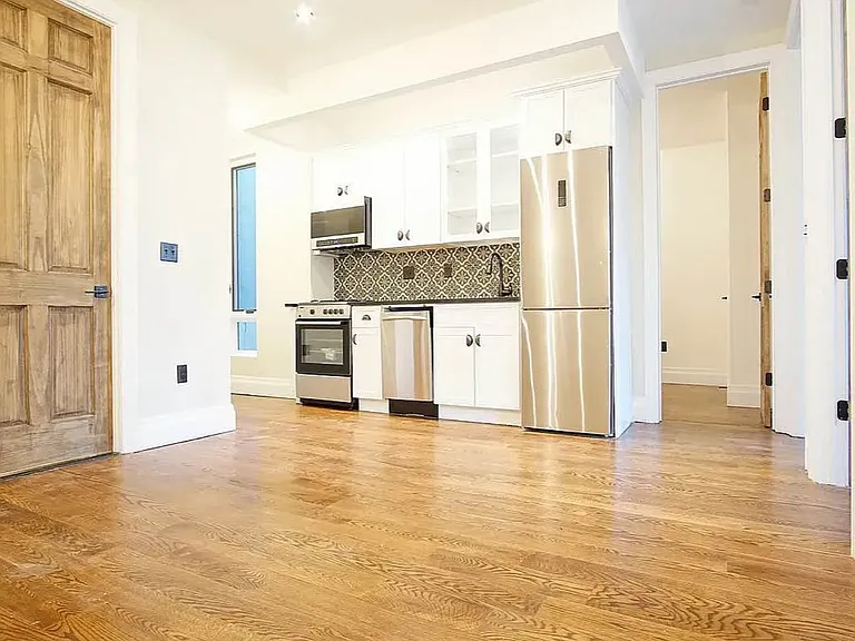 81 Stockholm St #4R — Photo 9