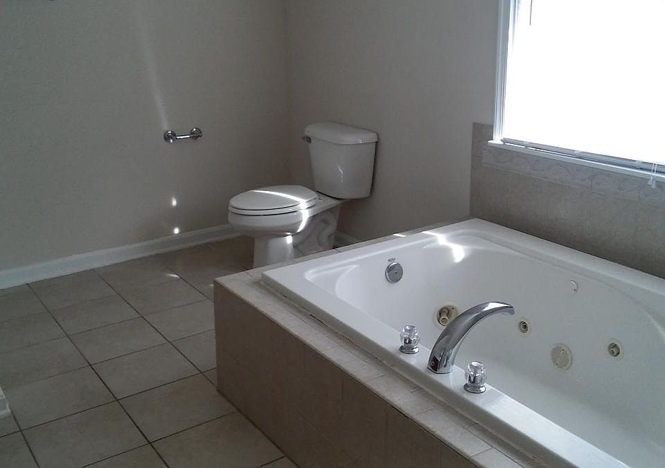 1st image of 11408 Woodview Dr
