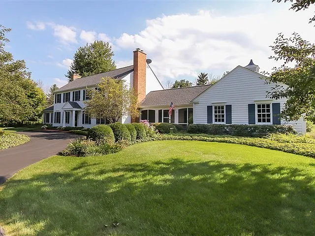 9 Bow Ln photo 1