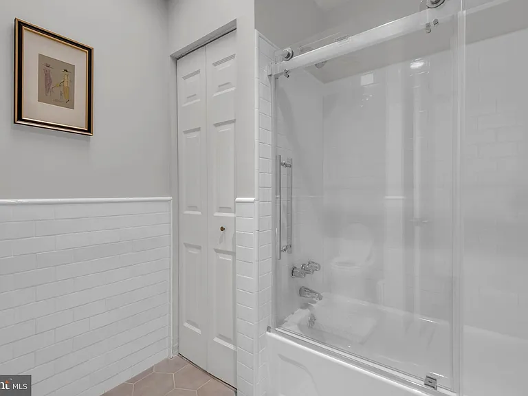 915 5th St NW — Photo 36
