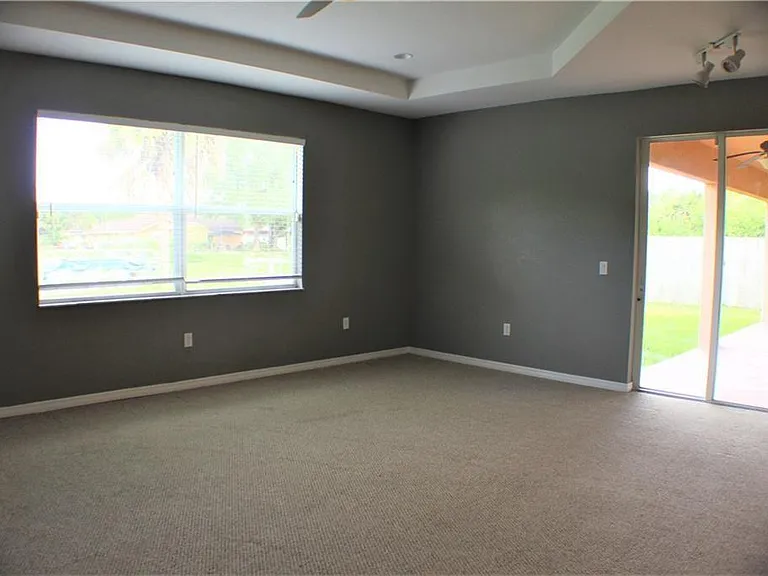 368 Eppinger Dr — Photo 6