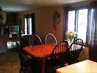 4th image of 487 Gerry St