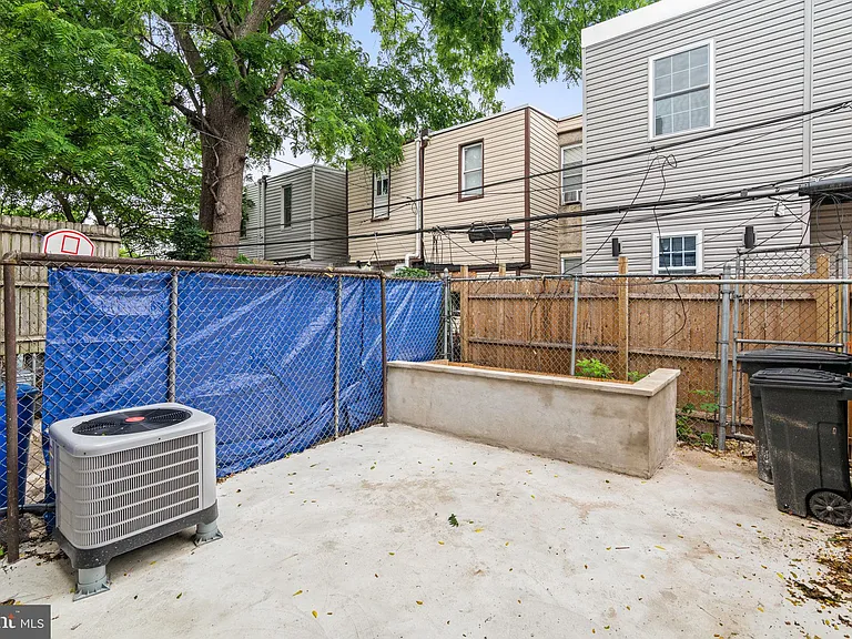 2151 E Stella St — Photo 34