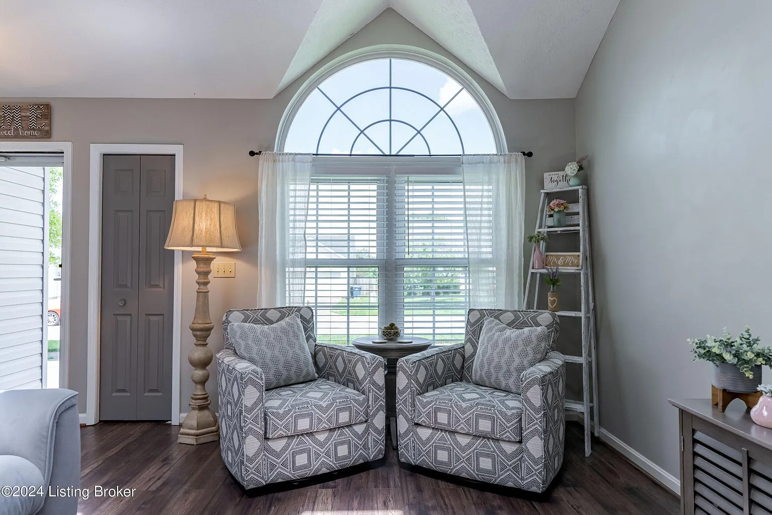 4 bed, 1600 sqft, $2,200 — Photo 4
