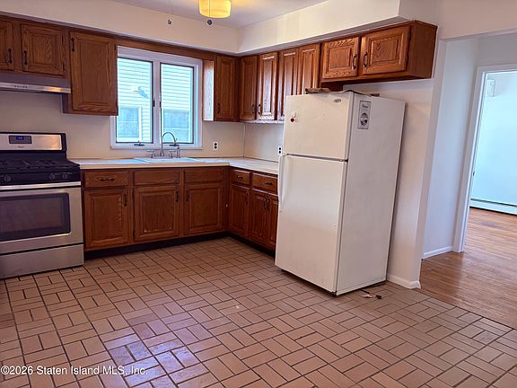 3rd image of 69 Remsen St #1