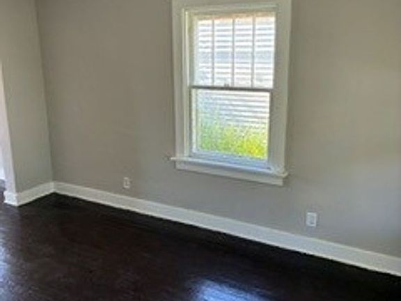 2nd image of 2918 Pittsburg St