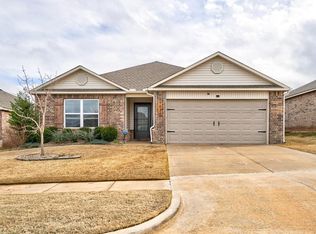 9628 High Noon Rd, Yukon, OK 73099