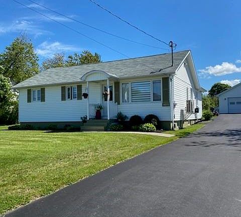2nd image of 4073 Main St