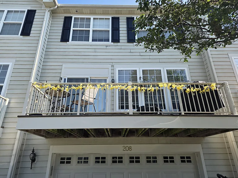 208 Comstock Dr — Photo 13