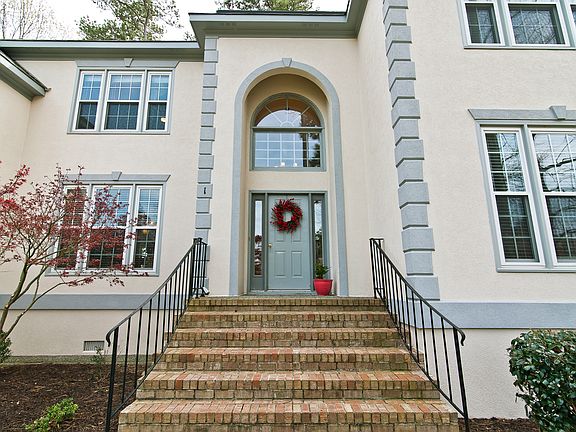 2nd image of 1 Heron Cir