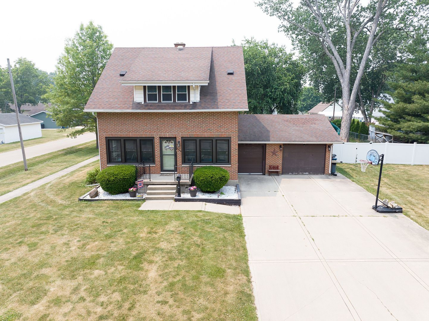 304 N Jefferson Ave, Amboy, IL 61310 Zillow
