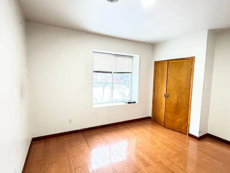 125 Stratford Ave — Photo 6