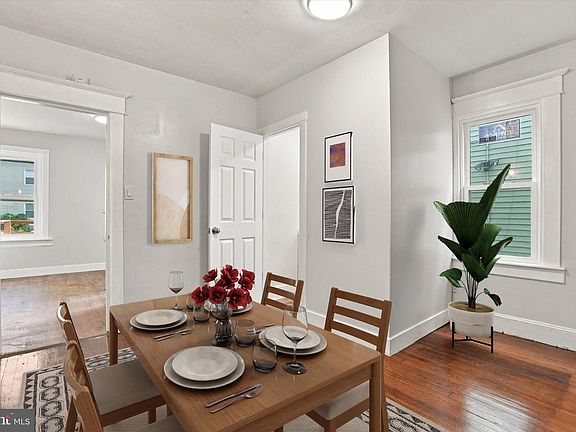 4th image of 46 Edgemere Ave
