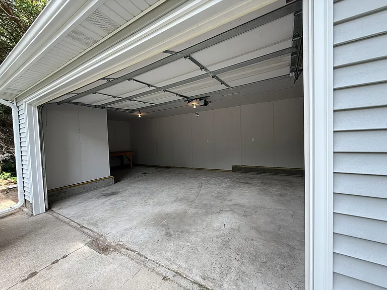 2356 S 35th Ave — Photo 14