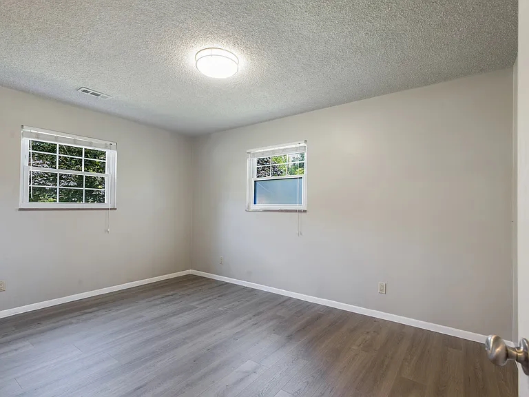 1505 Aldenwood Ln — Photo 20