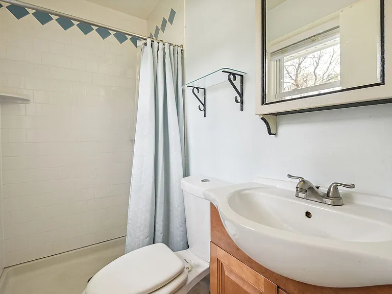 1204 Gladstone Dr — Photo 17