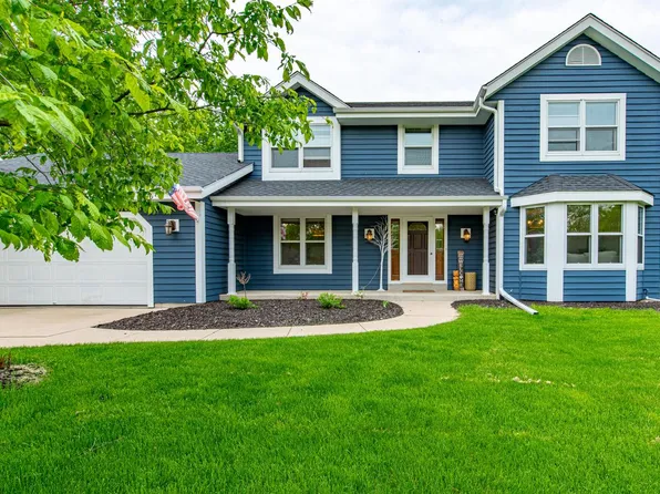 W276N2751 Trillium LANE, Pewaukee, WI 53072