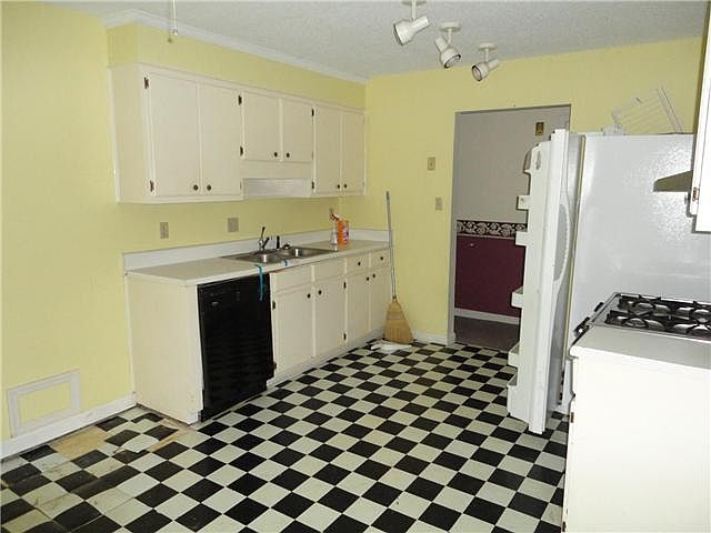2nd image of 439 Belglade Rd