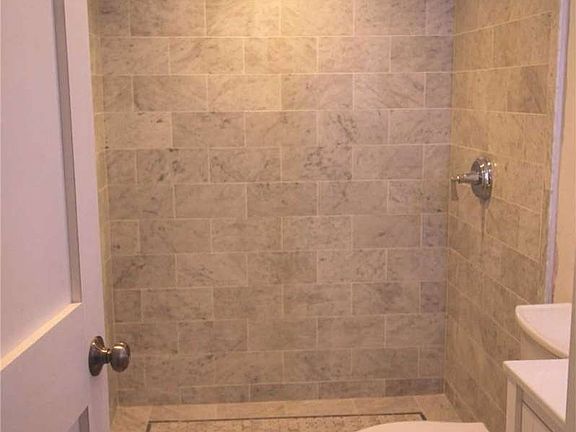 5th image of 46 E Carver St