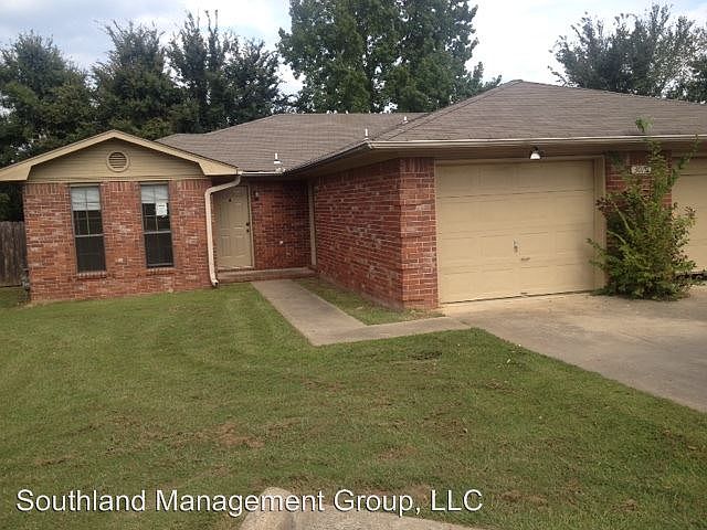1st image of 3019 Laura Ln #A