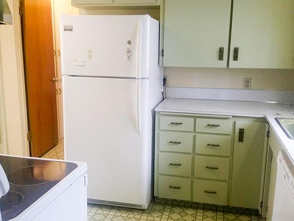 2nd image of 2701 Bonnie Doon Ave