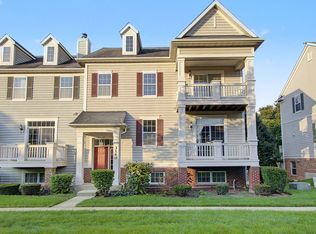 3140 Taunton St, Elgin, IL 60124