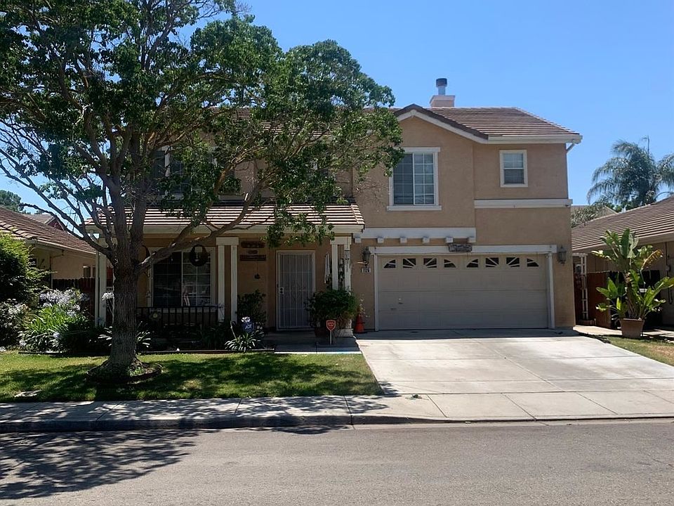 2nd image of 1126 Blue Heron Dr
