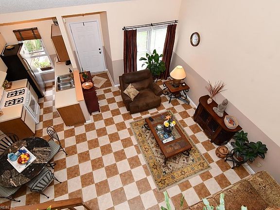 2nd image of 1408 Dighton Ct