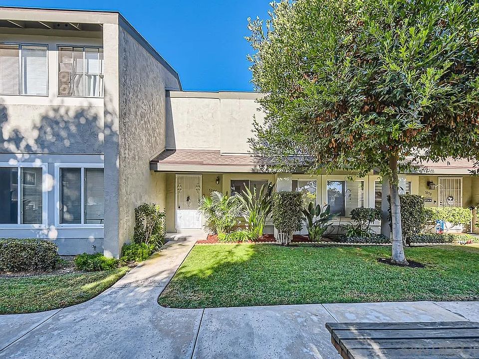 1st image of 5057 La Cuenta Dr