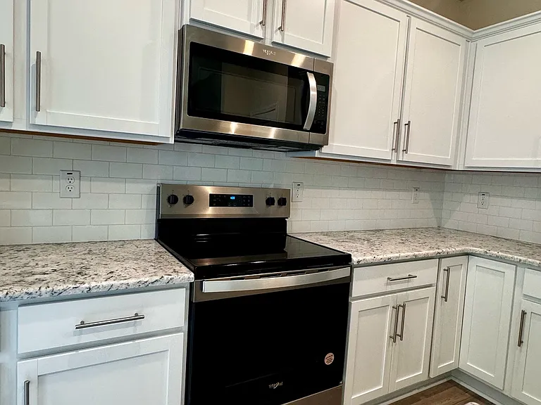857 McKenzie Park Ter — Photo 4