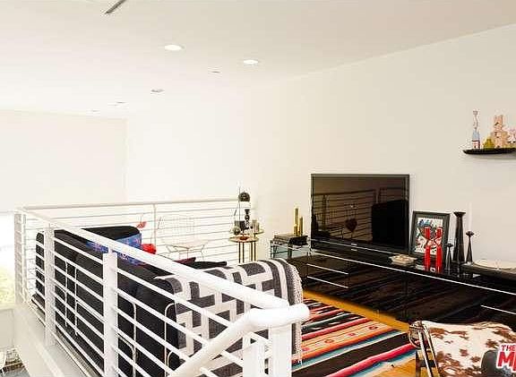 2nd image of 1220 N Orange Grove Ave APT 10