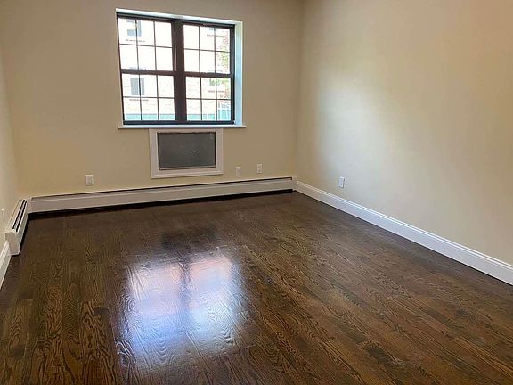 4th image of 26-26 18th St #2C