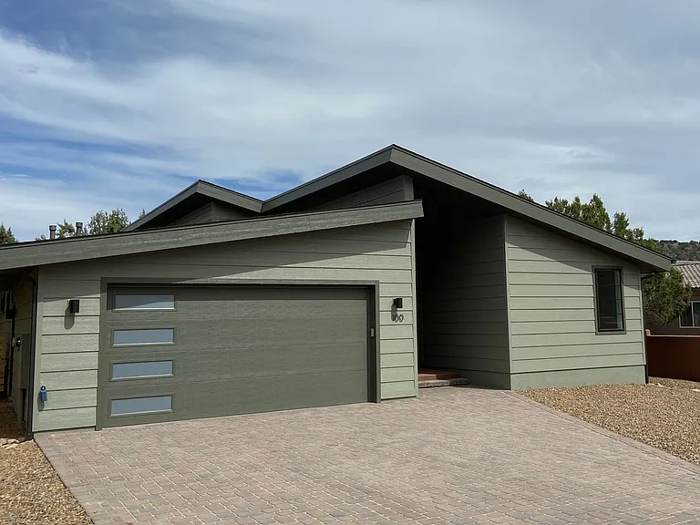 100 W Hummingbird Ln — Photo 1