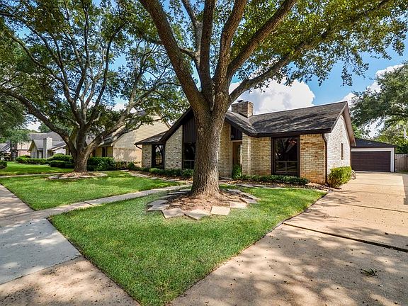 4th image of 2739 River Birch Dr